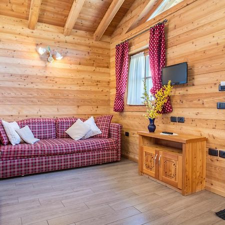 Chalet Camping Fae 1 Madonna Exteriér fotografie